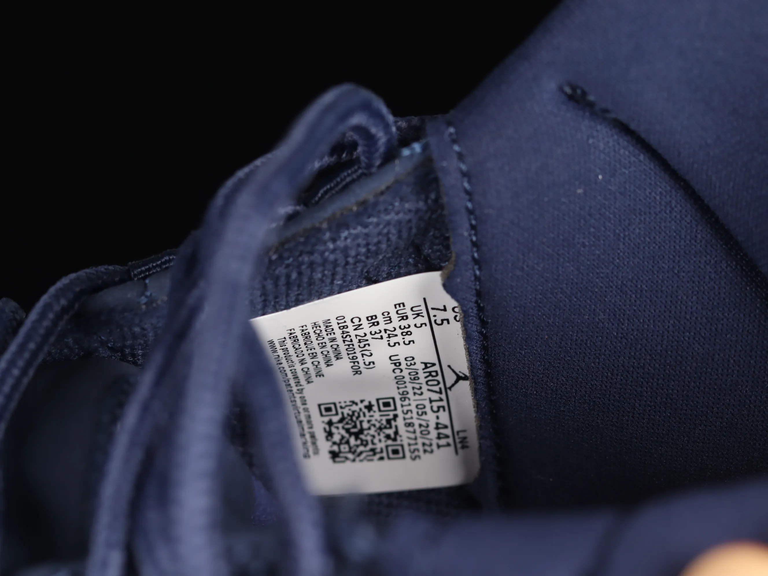All categories Air Jordan Jordan series basketball shoes Air Jordan 11 pure original version Air Jordan 11 Velvet "Midnight Navy" AJ11 Joe 11 midnight blue AR0715-441